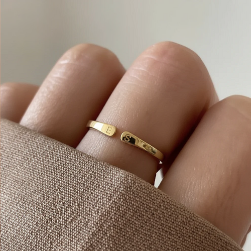 Anillo Whisper: Vuestras Iniciales, Vuestro Amor